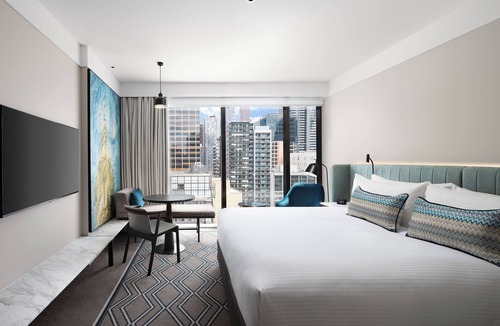 Melbourne Central Business District Hotel | Hilton Melbourne Little Queen Street