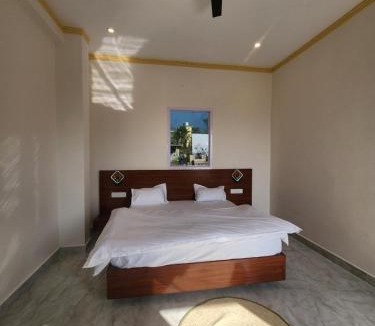 Suja Hotel | Himora Bir