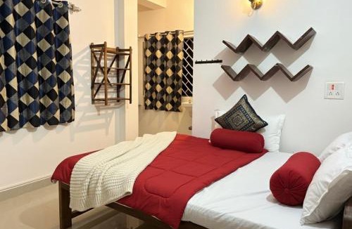 Arambol House | Hippy Trail Guest House and Dorms
