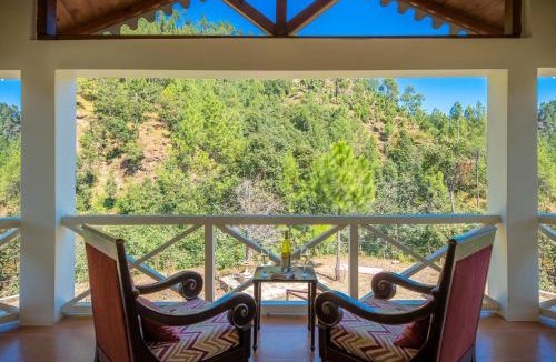 Kaul Villa | Hollyhock Cottage by VEO - Part of StayVista