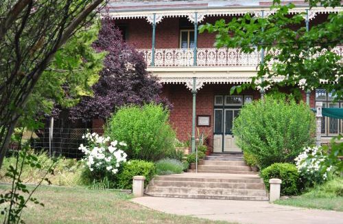 Bathurst Bed & Breakfast | Holmhurst Guest House