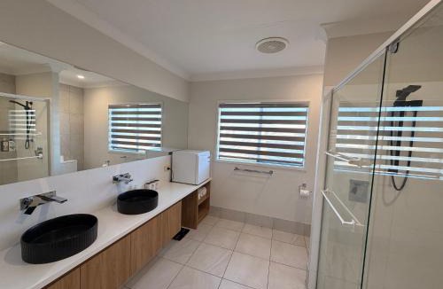 Rochedale House | Home Away From Home &EV Charging&PET Friendly