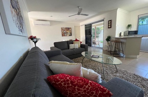 Bundaberg South Villa | Home away from home - Modern luxury in central Bundaberg