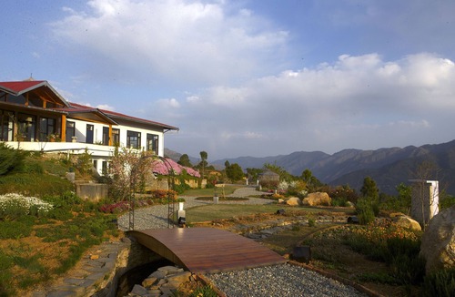 Nainital House | Homestay in Nainital, Picturesque Mountain views with all Mod-cons