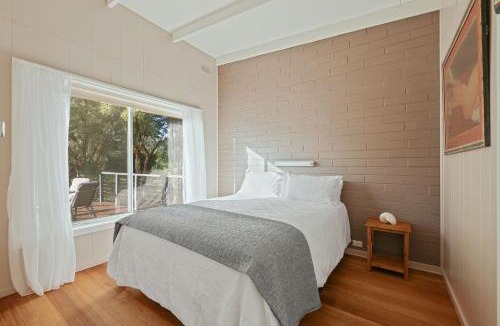 Silverleaves House | Honeysuckle Beach Haven