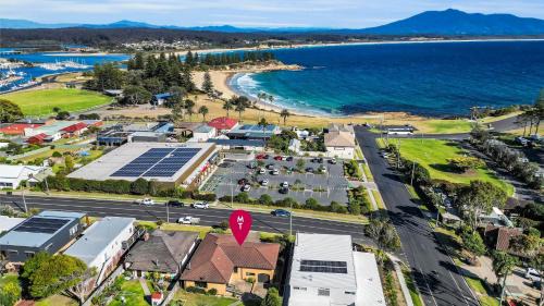 Bermagui House | Horseshoe Beach Cottage - Young Street 4