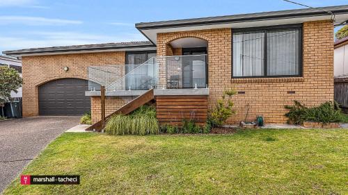 Bermagui House | Horseshoe Beach Cottage - Young Street 4
