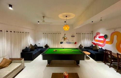Yerawada Hostel | HOSHTEL99 - LUX - Stay, Cowork and Cafe - Luxurious Twin Bungalow