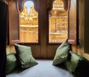 Amar Sagar Pol Apartment | Hostel Magic Home Stay