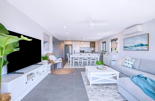 Redcliffe Apartment | HOT New Chic 3 ensuite ap. Redcliffe, Brisbane