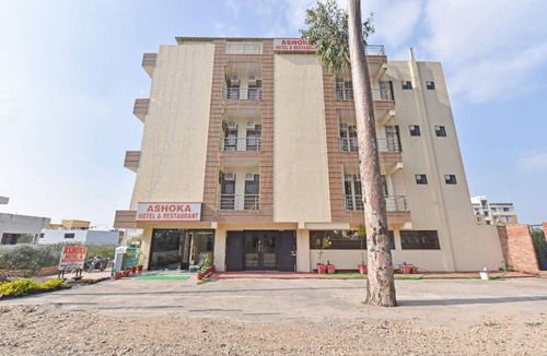 Faridabad Hotel | Hotel ∙ 3 guests