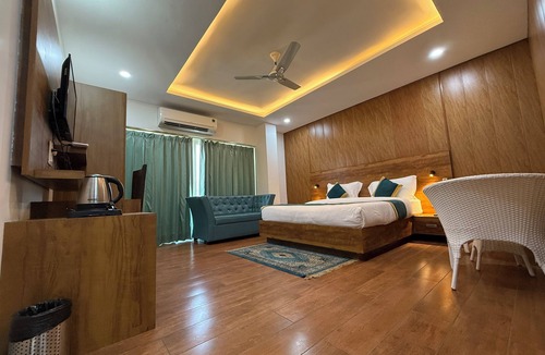 Geeta Nagar Hotel | Hotel 7 Heaven