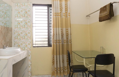 Dhaka Hotel | Hotel Al Sarwar - Deluxe Triple Room