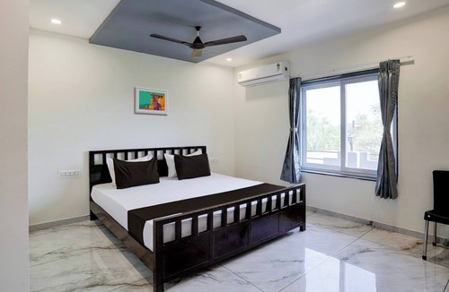 Waghoriya Hotel | Hotel Ambika, Vadodara