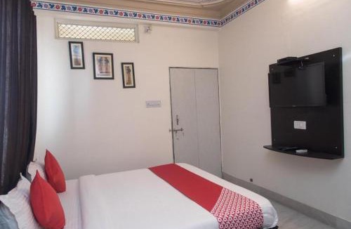 Udaipur District House | Hotel Amrapali UDAIPUR BEST GORUP BOOKING HOTEL NEAR CA CIRCLE