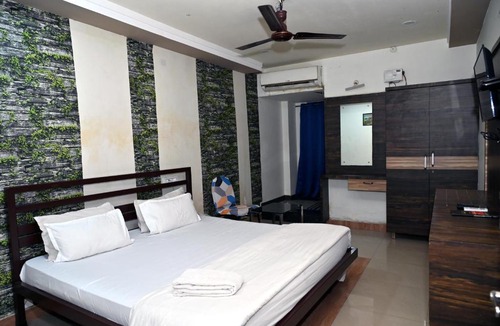 Rajahmundry Apartment | HOTEL APSARA