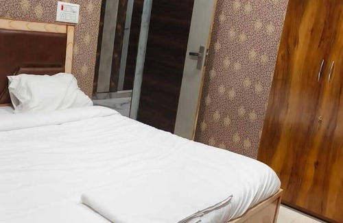 Maham Hotel | Hotel Aqua Fun King land haveli