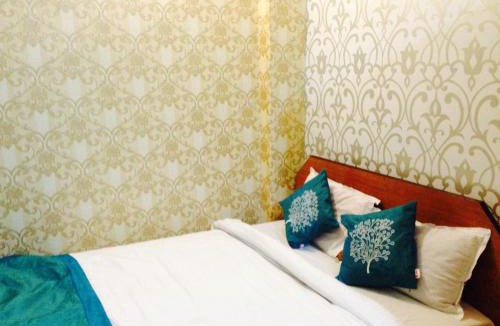Ballygunge Hostel | Hotel Bengal -100m from Park Circus 7 Point