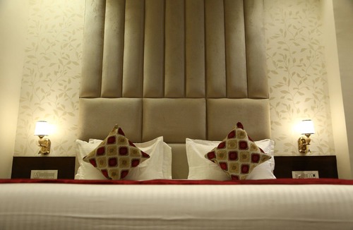Dera Bassi Hotel | Hotel Blue Sapphire