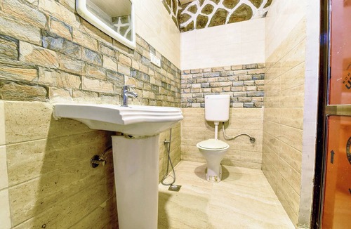 Mount Abu Hotel | Hotel Castle Rock Mount Abu by SAH