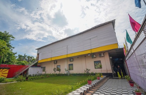 Varanasi Villa | Hotel Chotiwala – 10 Mins from Kashi Vishwanath Temple