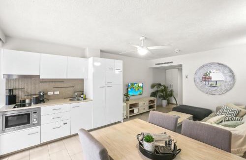 Palm Cove House | Hotel Drift 4202