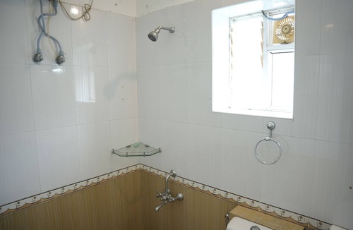 Yercaud Hotel | HOTEL GALA ESTANCIA
