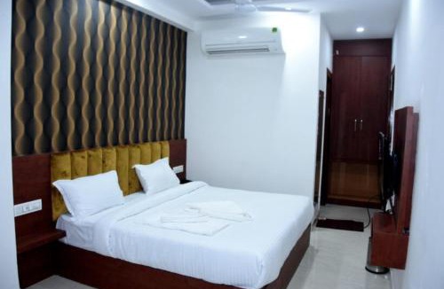 Mayapur Hotel | Hotel Ganga Amrit Haridwar Near Railway Station
