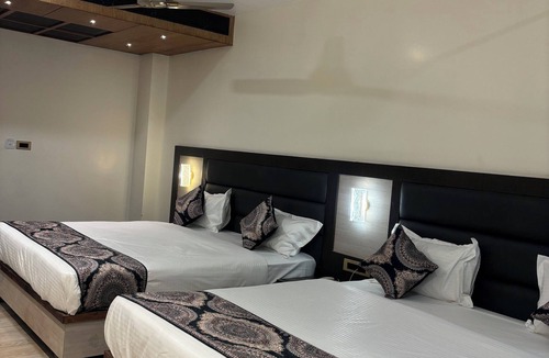 Faizabad Hotel | Hotel Gurudev Kunj