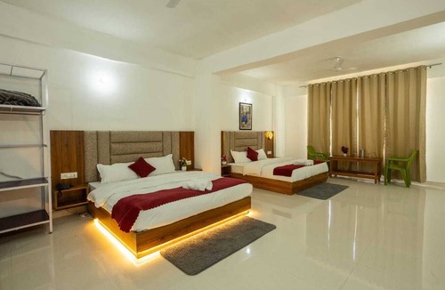 Gobind Dham Hotel | Hotel Gurudeva