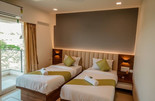 Adyar Hotel | Hotel Heraa International