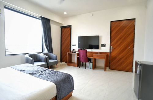 Dudu Hotel | HOTEL HIGHWAY QUEEN