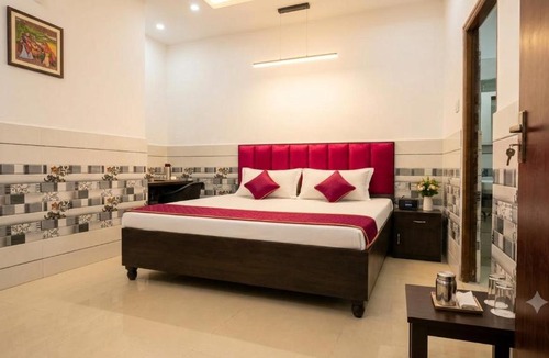 Gorakhpur House | Hotel HP Palace