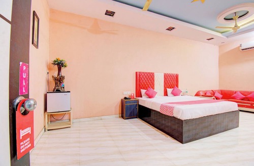 Daulatabad Hotel | Hotel Lucky Star CENTRAL BUS STOP