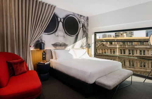 Melbourne Central Business District Hotel | Hotel Indigo Melbourne on Flinders by IHG