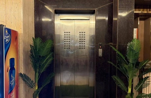 Jhusi Hotel | Hotel Kumar Continental