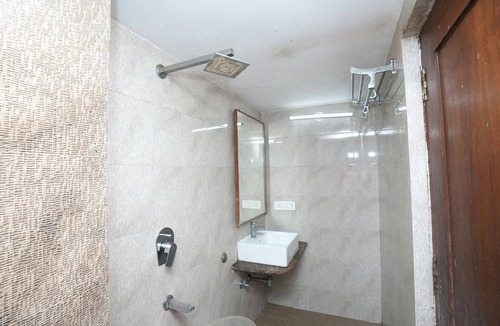 Udaipur Hotel | Hotel Madurai near Central Bus Stand, Udaipur