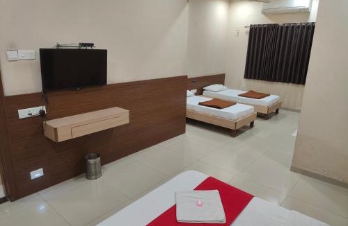 Trimbak Hotel | Hotel Midtown Inn