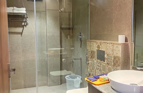 Vadanemelli Hotel | Hotel Montecarlo