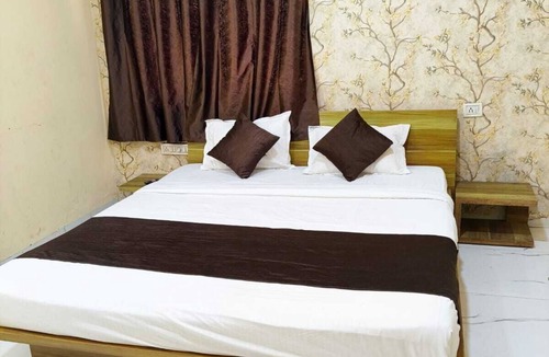 Rau Hotel | Hotel Moon Light Indore
