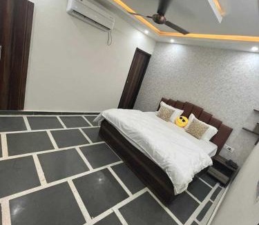 Ballabgarh Hotel | Hotel O Yaduvanshi
