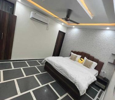 Ballabgarh Hotel | Hotel O Yaduvanshi