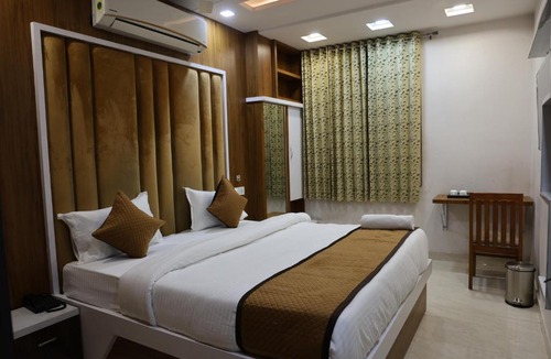 Tonk Road Hotel | Hotel Om Elegance