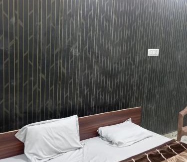 Dhanauli Hotel | Hotel p p inn