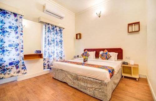 Sindhi Camp Hotel | Hotel Pink Palace