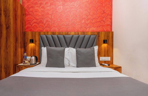Goregaon West Hotel | Hotel Priceless Suite