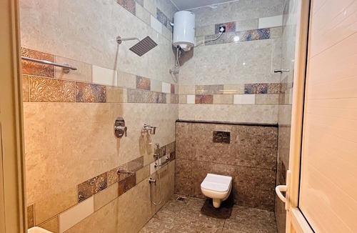 Ganapathichettikulam Hotel | Hotel Priso