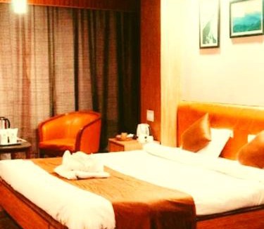 Darjeeling Hotel | Hotel Queen