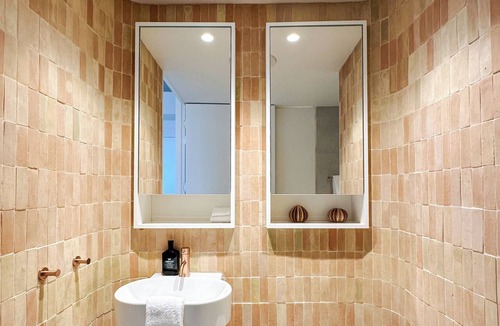 Bondi Beach Hotel | Hotel Ravesis