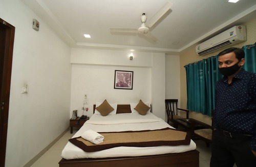 Jabalpur Hotel | Hotel Regal